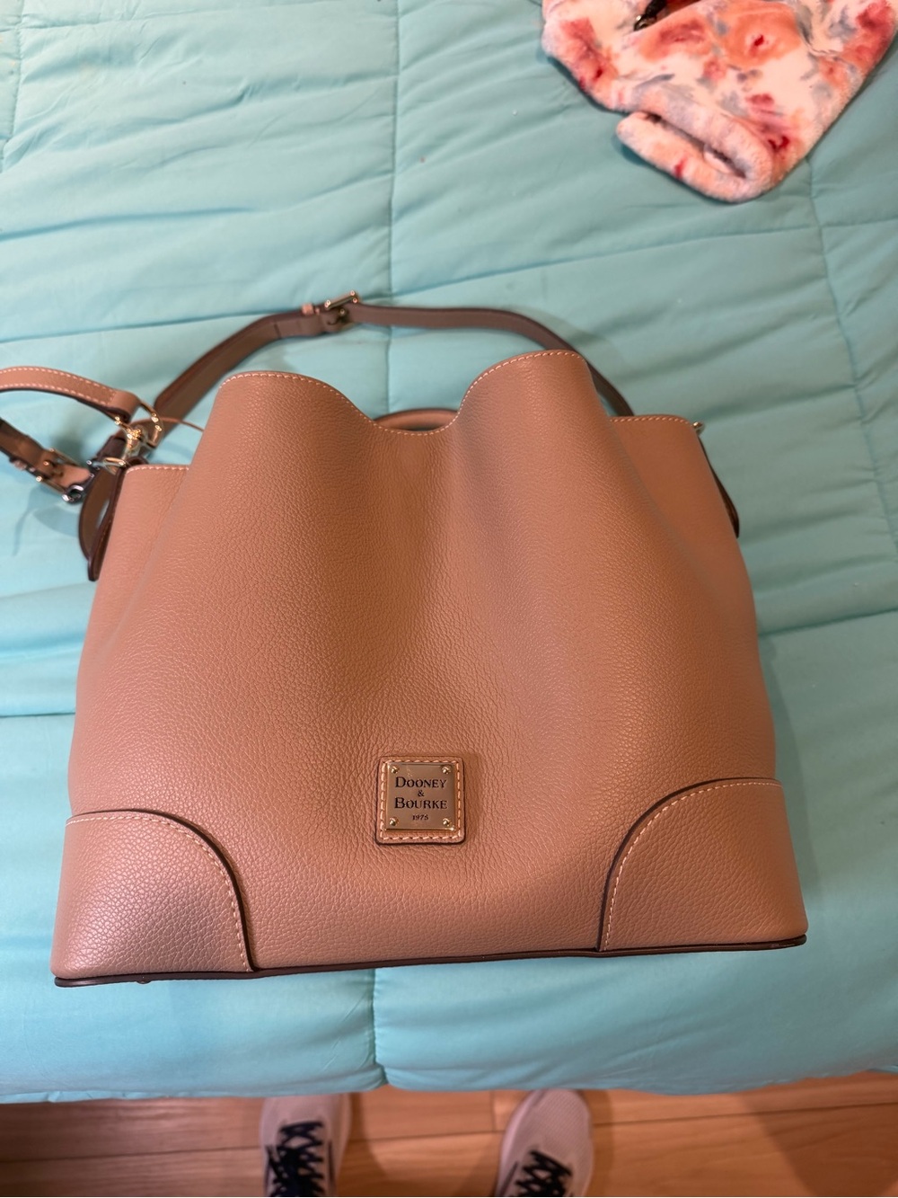 Dooney & Bourke Taupe Pebble large Barlow